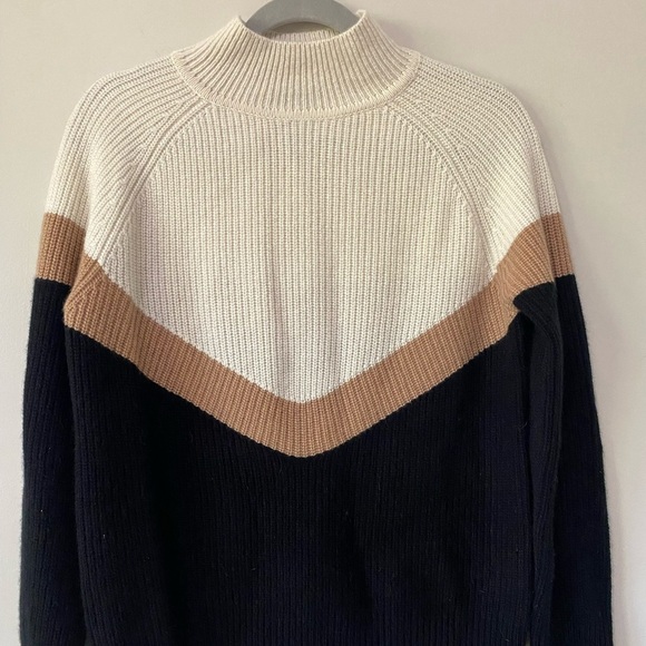 AQUA Cashmere Color Block Chevron Pull Over Turtleneck Sweater - Picture 5 of 7